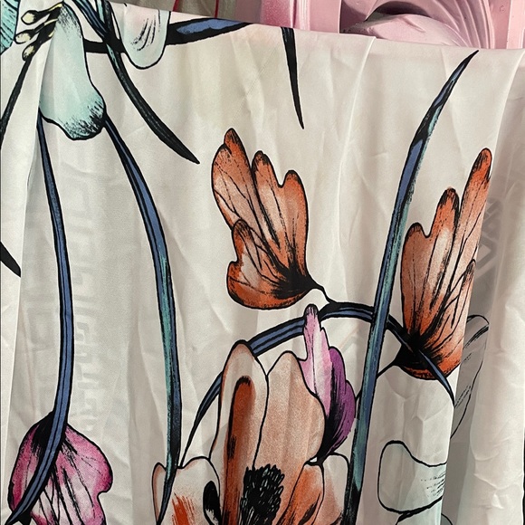 Source Unknown Accessories - Source Unknown Floral Scarf in White and Orange